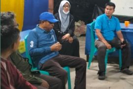Beredar foto Camat Tualang pakai baju Nomor 3 sehari sebelum pencoblosan Pilkada Siak, ini katanya
