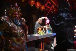 Ciam Si, tradisi masyarakat Tionghoa untuk meminta petunjuk kehidupan