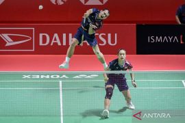 Ganda campuran Rinov/Lisa terhenti di semifinal Indonesia Masters 2025