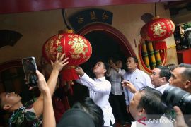 Wapres Gibran tinjau kesiapan Kelenteng Boen Tek Bio Tangerang dalam menyambut Tahun Baru Imlek