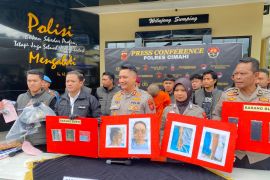 Polres Cimahi ringkus pelaku penyiraman air keras terhadap istrinya