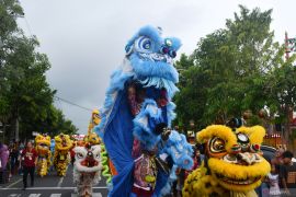Kirab barongsai dan liong di Madiun