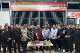 Petugas gabungan geledah blok hunian Lapas Kelas IIA Ambon