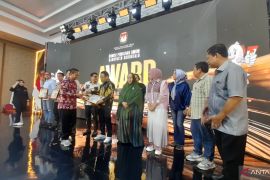 KPU Kabupaten Gorontalo berikan penghargaan penyelenggara Pilkada 2024