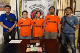 Polres Simalungun tangkap tiga pengedar sabu, barang bukti 25 gram lebih