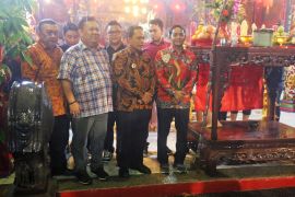 Menhut terkesan perayaan imlek di klenteng tertua di Tangerang