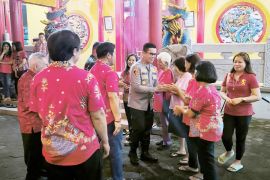 Kapolres  Purbalingga pastikan ibadah Imlek berlangsung aman