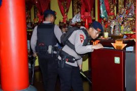 Polres Metro Tangerang Kota siagakan tim jibom pengamanan imlek