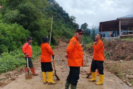 Longsor kembali terjadi di Pamah Semilir Desa Telagah Langkat