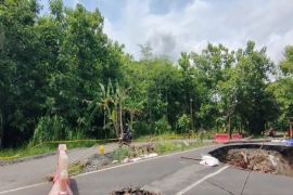 Pemkab Kulon Progo perbaiki jalan Sentolo-Nanggulan pada Februari