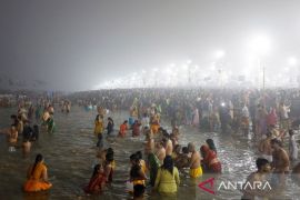 Insiden desak-desakan di Festival Maha Kumbh India tewaskan 30 orang