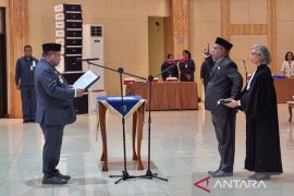 Pj Gubernur lantik Wakil Ketua I Majelis Rakyat Papua Barat