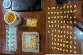 Polisi sita ribuan pil obat terlarang yang dijual bebas di Tasikmalaya dan 3 pengedarnya