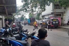 Geger!! Rumah pengedar narkoba di Lombok Tengah digrebek polisi