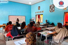 Indocement mengajar di SMP & SMA Terbuka