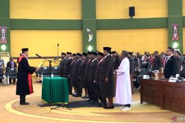 Sembilan anggota DPRK Mimika jalur Otsus  resmi dilantik