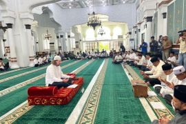 Warga Australia memeluk Islam di Masjid Raya Baiturrahman