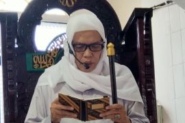 Khatib nyatakan dunia tidak sepi bencana karena banyak orang sombong