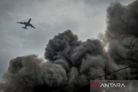 Kebakaran landa lima gudang mainan di Tangerang