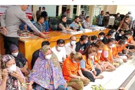 Delapan emak-emak di Lombok Tengah ditangkap karena narkoba