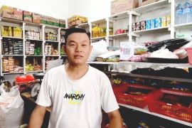 Umar Mitra Bank Kalbar bersyukur usaha sembakonya semakin berkembang