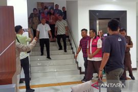 Kejati titip penahanan dua tersangka korupsi aset LCC di lapas berbeda