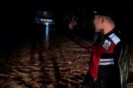 Akses jalan lintas Sumatera di Pesisir Selatan putus akibat banjir