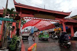 Jalan Suryakencana Bogor bersolek jelang perayaan imlek