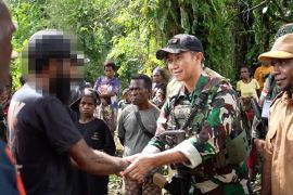 Pimpinan OPM serahkan diri setelah TNI lakukan pendekatan humanis