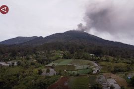 Utamakan keselamatan, BKSDA Sumbar tutup jalur pendakian Gunung Marapi