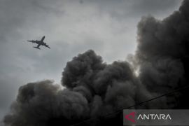 Kebakaran gudang mainan di Tangerang