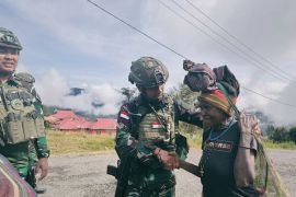 Pasukan Kostrad patroli di Intan Jaya pastikan keamanan warga