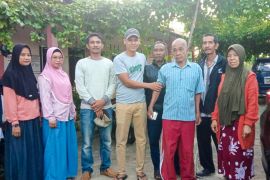 Pemkab Lingga Kepri pulangkan lansia terlantar ke Tanjungpinang