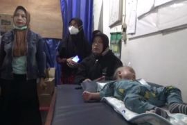 Polisi Jombang mengevakuasi bayi diduga dibuang