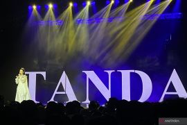 Yura Yunita bawakan lagu baru "Tanda" yang tercipta saat umroh