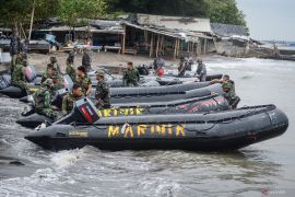 22,5 km pagar laut di utara Tangerang berhasil dibongkar TNI AL
