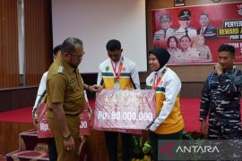 Pemkab Kutim berikan bonus atlet berprestasi di PON XXI