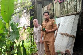 Halida tinjau lokasi longsor saat reses ke Desa Mangkupum