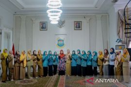 Pj Ketua TP PKK Pangkalpinang pimpin rapat koordinasi perdana bahas rencana kerja 2025