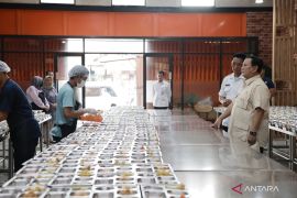 Presiden Prabowo sidak dapur umum MBG di Rawamangun Jaktim