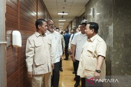 Prabowo-Menhan lakukan rapat mendadak dengan Mentan bahas HPP gabah