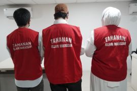 Tiga orang tersangka kosmetik berbahaya dijebloskan ke Rutan Makassar