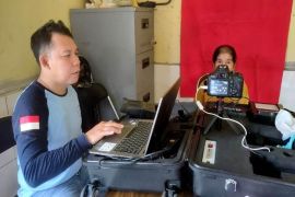 Dinas Dukcapil Barut jemput bola layanan adminduk di kecamatan