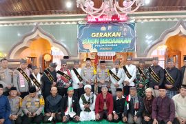 Kapolda Sumbar gelar Gerakan Subuh Berjamaah di Masjid Jamik Taluak Agam