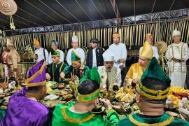 Sultan  bawa bukti sejarah hubungan Ternate dan Sangihe
