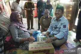 Bupati langsung tinjau rumah nenek Arbaiyah yang roboh, janjikan bedah rumah secepatnya