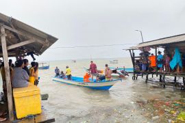 Polres Tanimbar  bantu cari nelayan yang hilang di laut