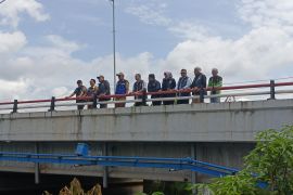 Galeri Foto - Anggota DPRD Banjarbaru kunjungi lokasi terdampak banjir