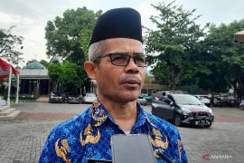 Disnakertrans Garut memastikan perusahaan bayar buruh sesuai UMK 2025