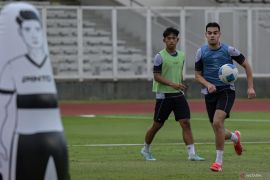 Jens Raven cetak gol, Indonesia sama kuat 1-1 versus Uzbekistan